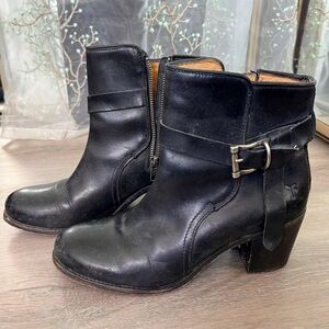 FRYE Black Leather Heeled Ankle Boots